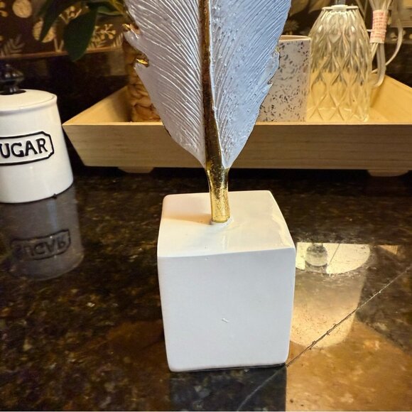 Gold & White Feather Decorative Figurine On Square Base - Picture 2 of 4